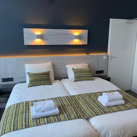 Hotel&Appartementen Royal Sas van Gent Exterior foto