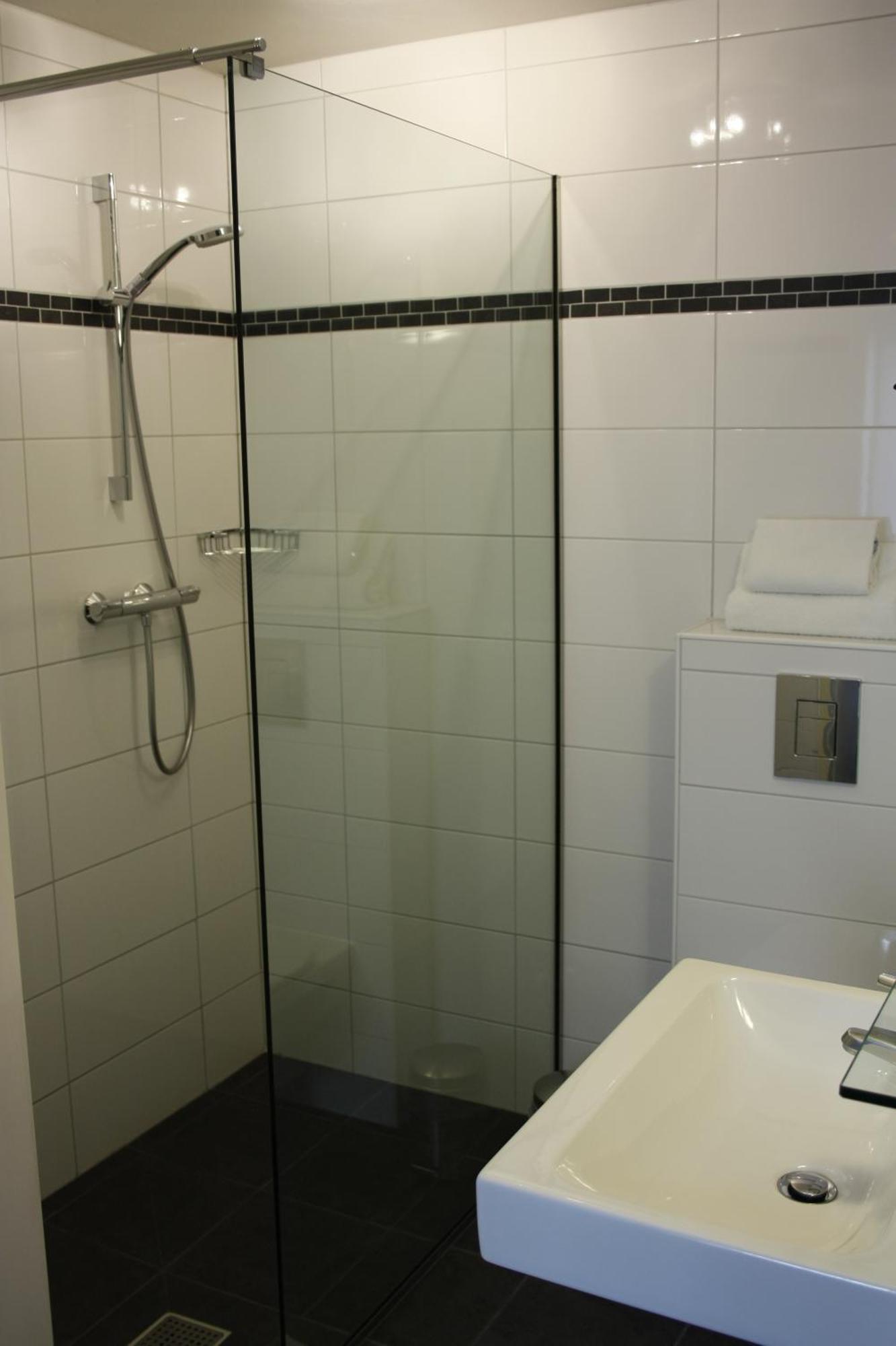 Hotel&Appartementen Royal Sas van Gent Exterior foto